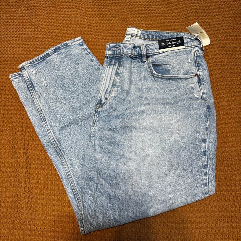 Women’s Abercrombie 90’s Straight Curve Love SHORT Jeans Light Wash